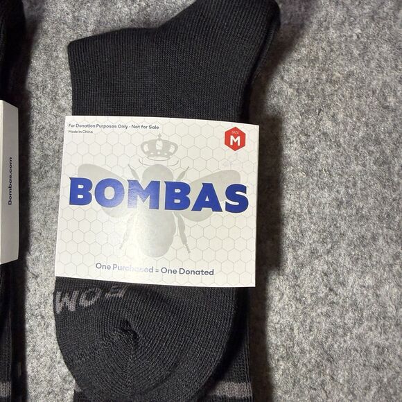 NEW Bombas Black Crew Socks Medium 2 Pairs NWT - Picture 4 of 10